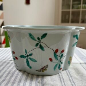 Mottahedeh Famille Verte Cachepot | Portuguese Vista Alegre Porcelain